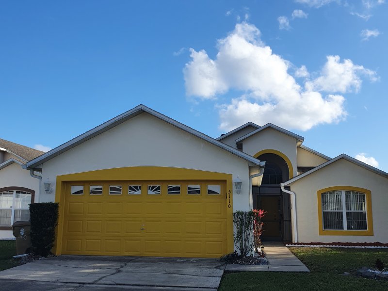 Monthly vacation rentals, long term vacation and winter rentals.